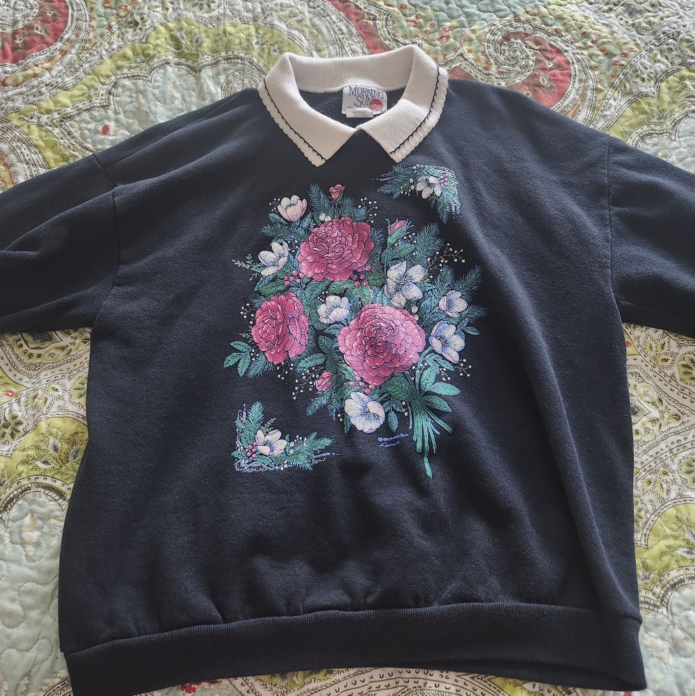 Vintage Floral Embroidered Sweatshirt with Collar